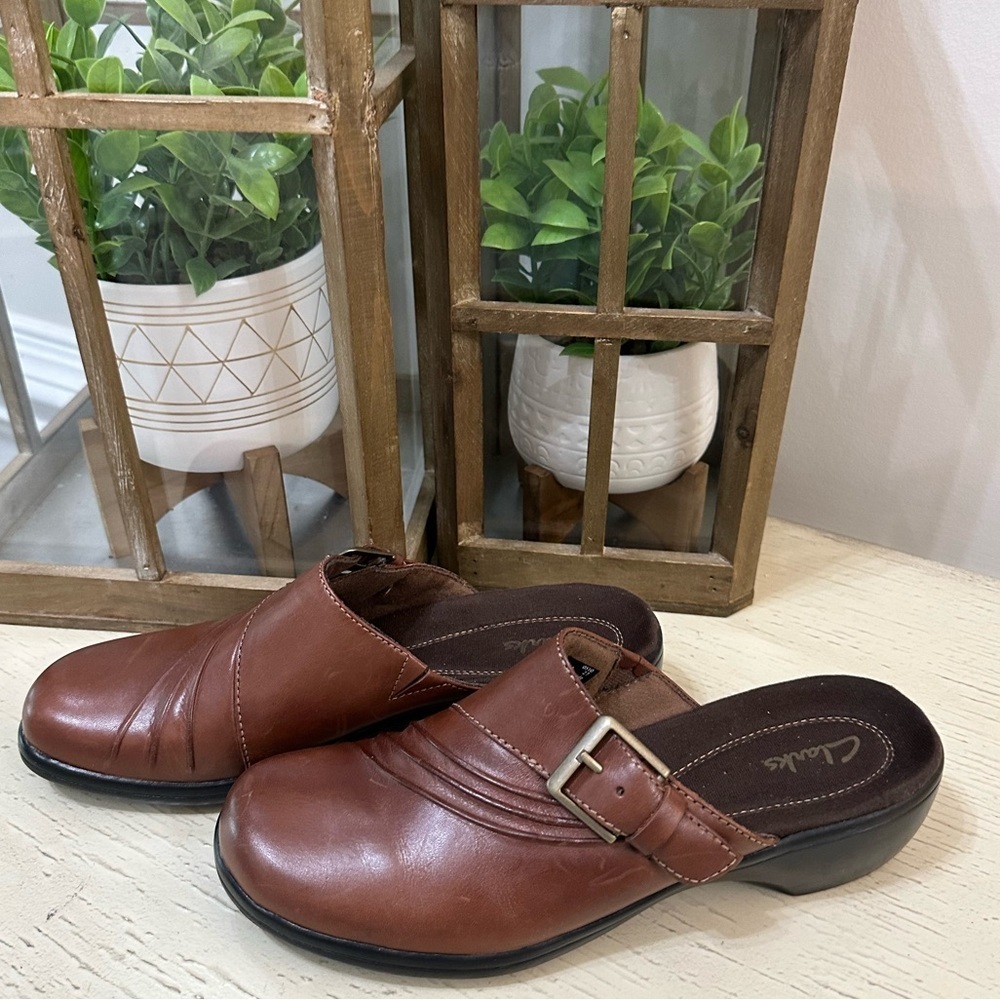 CLARKS Leather Slip on Women’s Brown Shoe size 8M - Picture 6 of 11